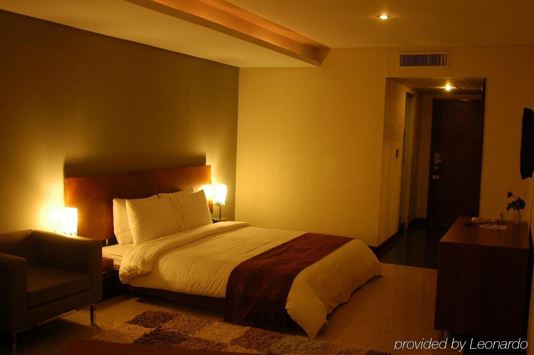 Hotel One Sialkot Δωμάτιο φωτογραφία